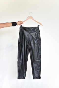 Pantalón [[TRANSFORMAR]] Negro en internet