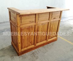 Barra mostrador en pinotea con tapa e interiores en otras maderas (BA115A)