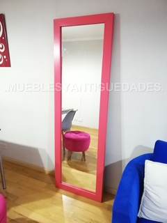 Espejo de pie con marco en madera maciza laqueado color rosa 1,90 x 0,60 mts (EM110M) en internet