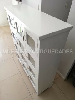Imagen de Fideera estilo antiguo laqueada en color blanco con 12 puertas (FI110A)