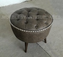 Puff redondo banqueta capitoné con hilera de tachas (PC108M) - comprar online