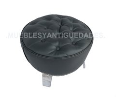 Puff redondo capitoné con patas metal e hilera de tachas (PC109M) - tienda online