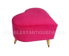Puff banqueta banquito corazón pana o cuero vinílico con patas de madera (PC111M) en internet