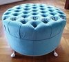 Banqueta Puff redondo capitoné con patas de metal tapizado en pana cuero vinílico ecocuero cuerina (PG102M)