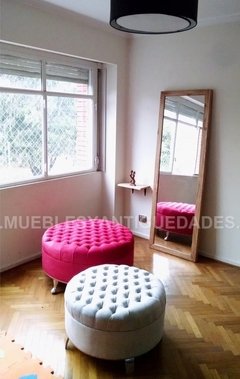 Banqueta Puff redondo capitoné con patas de metal tapizado en pana cuero vinílico ecocuero cuerina (PG102M)