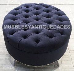 Banqueta Puff redondo capitoné con patas de metal tapizado en pana cuero vinílico ecocuero cuerina color negro (PG102M) en internet