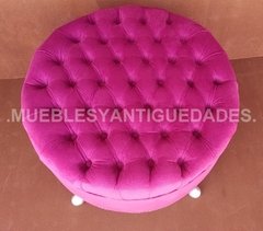 Banqueta Puff redondo capitoné con patas de metal tapizado en pana cuero vinílico ecocuero cuerina (PG102M) en internet