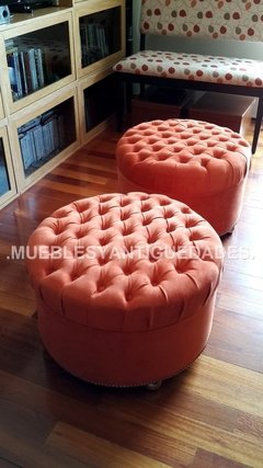 Banqueta Puff redondo capitoné con patas de metal tapizado en pana cuero vinílico ecocuero cuerina (PG103M) - Muebles y Antiguedades - Argentina