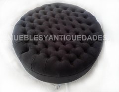 Banqueta Puff redondo capitoné con patas de metal tapizado en pana cuero vinílico ecocuero cuerina (PG104M) - Muebles y Antiguedades - Argentina