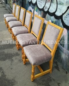Silla estilo inglés en madera de paraíso con tapizado en pana sintética, detalles de tachonado en bronce y patas torneadas (SI104M)