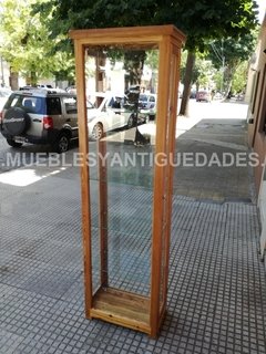 Vitrina cristalero farmacia estilo inglés en pinotea con 2 puertas laterales (VI103A) en internet