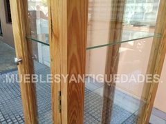 Imagen de Vitrina cristalero farmacia estilo inglés en pinotea con 2 puertas laterales (VI103A)