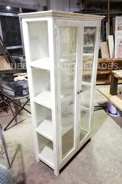 Vitrina estilo inglés / provenzal modelo "Serena" (VI105A) en internet