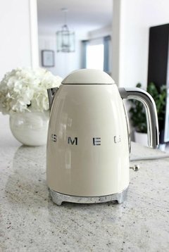Jarra Electrica Smeg con termostato - cocinasonline