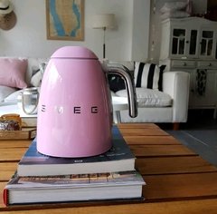 Jarra Electrica Smeg con termostato