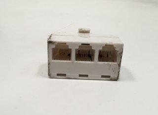 CONECTOR ADAPTADOR TELEFÓNICO RJ11 MACHO A 3 RJ11 HEMBRA (USADO)
