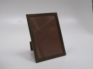 PORTARRETRATO METAL Y VIDRIO CON PIE 17 x 23 (SKU477) (USADO)