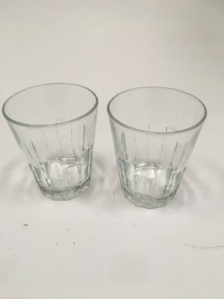 VASO DE VIDRIO GRUESO TRAGO CORTO 250CC (USADO)