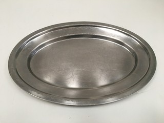 BANDEJA / FUENTE OVAL DE ACERO INOXIDABLE PESADO (51NB42) (USADO)