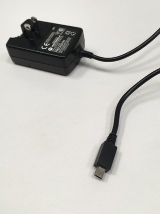 CARGADOR MOTOROLA ORIGINAL MINI USB 5 PINES PATAS RECTAS (USADO)