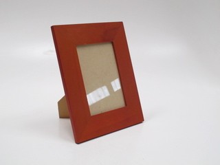 PORTARRETRATO MADERA Y VIDRIO CON PIE 13 x 18 (SKU471) (USADO)