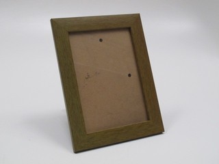 PORTARRETRATO MADERA Y VIDRIO CON PIE 14 x 20 (SKU455) (USADO)