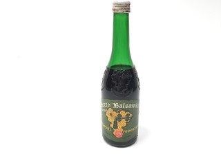 BOTELLA LLENA DE ANTIGUO ACETO BALSÁMICO MODARI FEDERZONI