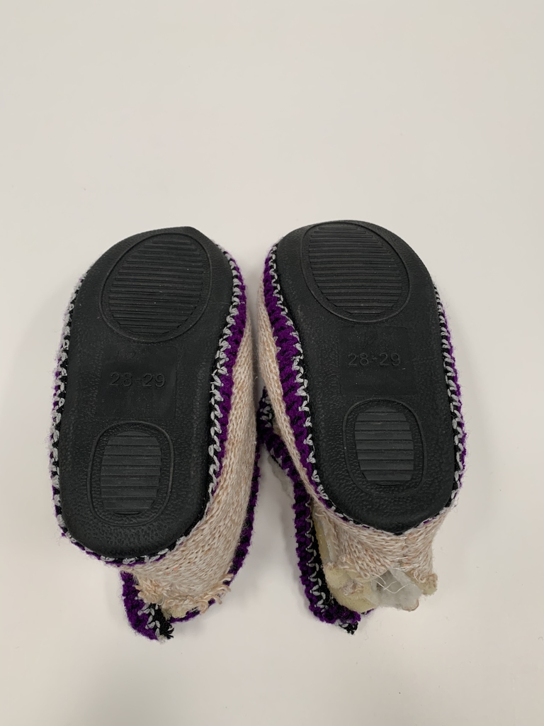 PANTUFLAS NORTEÑAS LANA CORDERITO SUELA GOMA 28-29 (DETALLE) (USADO)
