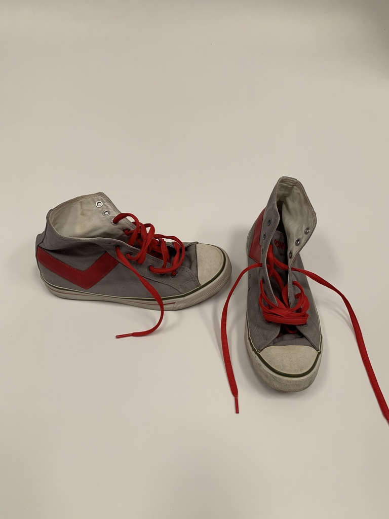 ZAPATILLAS BOTITA PONY DE LONA GRIS ROJO TALLE 8 (USADO)