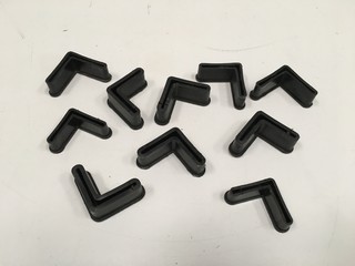REGATON PLÁSTICO 1 ¼ ÁNGULO 32MM X20 UNIDADES (USADO)