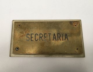 CARTEL / PLACA DE METAL PARA COLGAR EN PUERTA SECRETARIA (USADO)