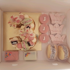 Box Desayuno con Mini letter cake