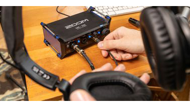 Imagen de la pantalla de un celular en la mano

El contenido generado por IA puede ser incorrecto.