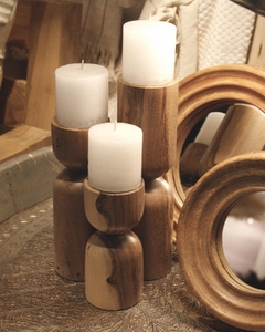 SET X 3 DE CANDELABROS DE MADERA DE GUAYUBIRA - MEDIDAS 15, 20 Y 25 cm.