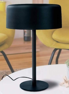 LÁMPARA DE MESA CON PANTALLA DE CHAPA - COLOR NEGRO, INTERIOR BLANCO - MEDIDAS Ø 51x34 cm. - CÓD. 3006 - comprar online