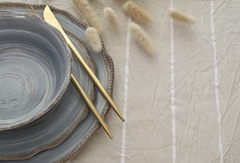 MANTEL BEIGE + RAYAS BLANCAS