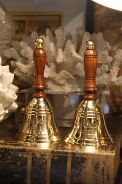 CAMPANA DECORATIVA DE METAL Y MADERA - MEDIDAS 6.5x14 DE ALTO - DISEÑO CAPTAIN'S BELL