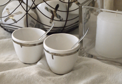 SET X6 POCILLOS DE CERÁMICA BLANCA CON DISEÑO PLATEADO, HECHOS A MANO (Éste artículo tiene imperfecciones propias de lo artesanal).