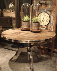 MESA DE ESTRUCTURA DE METAL CROMADO + TAPA DE MADERA RÚSTICA EN FORMA DE TABLERO - ALTURA REGULABLE Y Ø 80 cm. - DISEÑO ROSCA