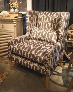 SILLÓN ESTRUCTURA DE MADERA MACIZA, TAPIZADOS CON TELAS CON PROCESO ANTI-MANCHAS - DISEÑO ESPIGA GRIS SANTIAGO - comprar online