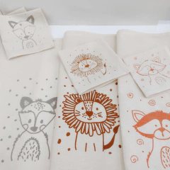 Mantelitos con servilletas con estampa de animales en internet