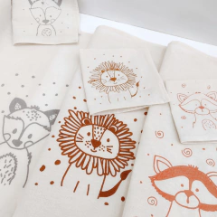 Mantelitos con servilletas con estampa de animales