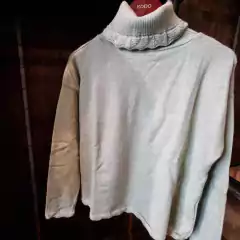 SWEATER POLERA DELFINA en internet