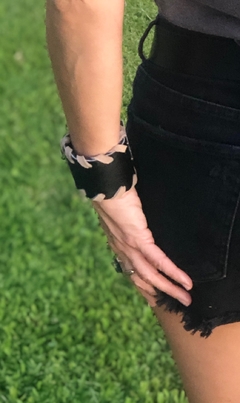 Brazalete de cuero en internet