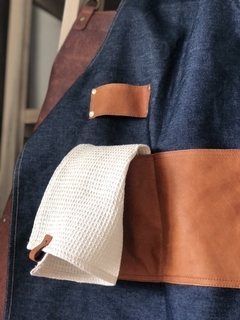 COMBO : Delantal “Clark” + repasador wafle - Lamarque