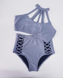conjunto deportivo liso, gris perla.
