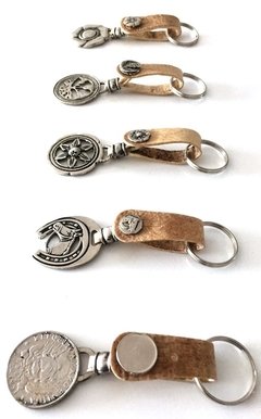 Llavero de cuero crudo & alpaca - comprar online