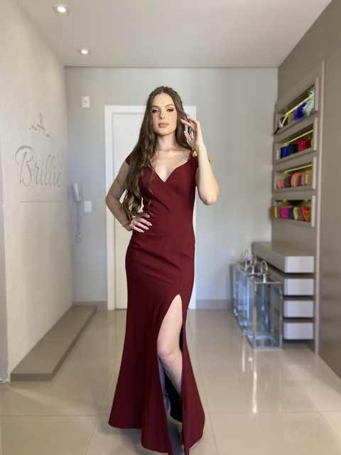 LOCAÇÃO Vestido princesa vermelho/marsala com flores 3D em tecido