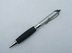 Bolígrafo con puntero láser y lápiz óptico