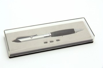Bolígrafo de metal con laser, linterna y lápiz tactil